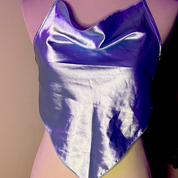 Cute blue top 🦋 - Picture 1 of 4